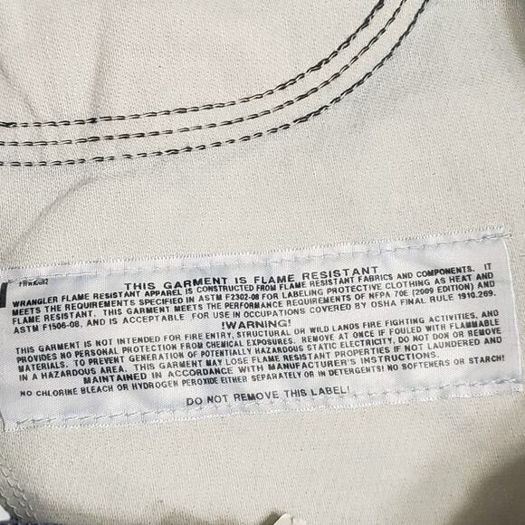 Wrangler 13 Original Flame Resistant Jeans Dark Wash Workwear Mens Sz 30x36 NWT - Picture 8 of 13